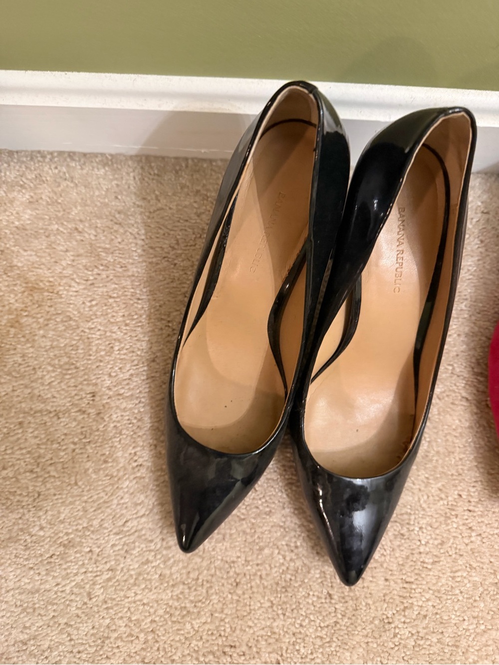 Banana Republic Black Patent Pointed-Toe Pumps